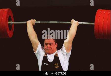 Levantamiento de pesas, juegos olímpicos de Atlanta 1996. Ronny weller, Alemania Foto de stock