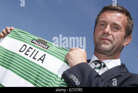 Ronny Deila se presenta como el nuevo director celta durante una foto-álbum en Celtic Park, Glasgow. Foto de stock