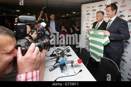 Fútbol - Liga Premier Escocesa - Conferencia de Prensa Celta - Parque Celtic. Ronny Deila se presenta como la nueva dirección celta durante una conferencia de prensa en Celtic Park, Glasgow. Foto de stock