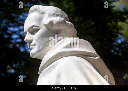 Estatua de Gregor Mendel Retrato en el monasterio agustino Abadía de Santo Tomás, Brno Moravia, República Checa Foto de stock