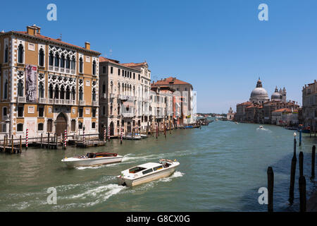 El Gran Canal desde el Ponte dell'Accademia, Venecia, Italia