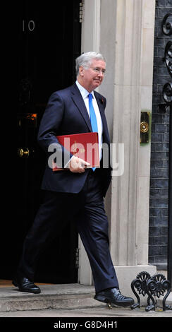 El Secretario de Defensa, Michael Fallon, se va después de una reunión del gabinete en 10 Downing Street, Londres.