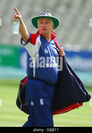 Cricket - The Ashes - npower Second Test - England contra Australia - England Nets - Edgbaston. El entrenador de Inglaterra, Duncan Fletcher