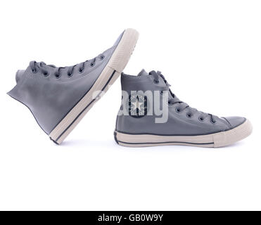 Par de gris Converse Chuck Taylor All Star zapatillas de goma Fotografía de  stock - Alamy