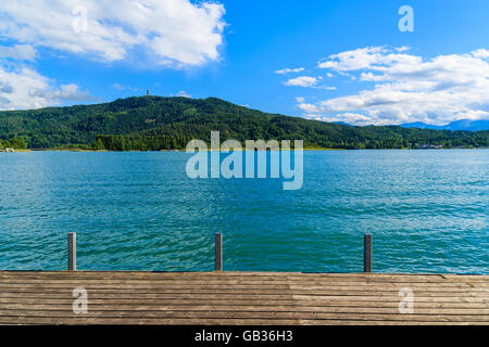 Paseo Worthersee lago en verano, Austria Foto de stock