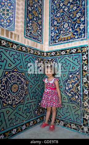 Irán,Yazd Ciudad,Jami Masjid, la mezquita del siglo xiv niño. Foto de stock