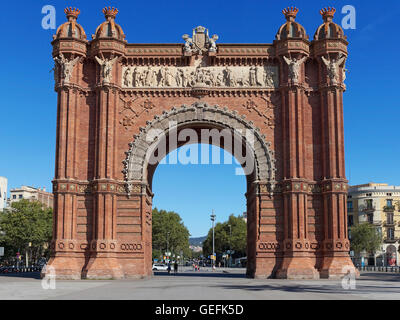 Arc de Triomf, arco triunfal en Barcelona, Cataluña, España. Foto de stock