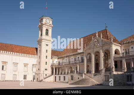 Fundada por el Rey Dinnis en 1290, una de las más antiguas universidades del mundo es Velha Universidade en Paco das Escolas, Coimbra Foto de stock