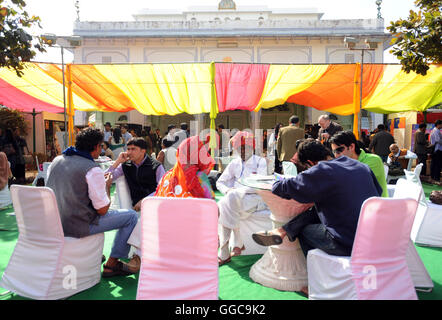 Escenas de la DSC 2011 Festival de literatura de Jaipur facturados como "Líder de Asia Diggi Festival Literario' en el casco antiguo de la ciudad son el Palacio Foto de stock