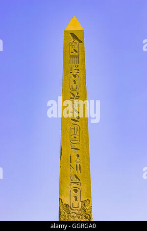 Egipto, El Cairo, Heliópolis, museo al aire libre, el obelisco de Senusret I. Foto de stock