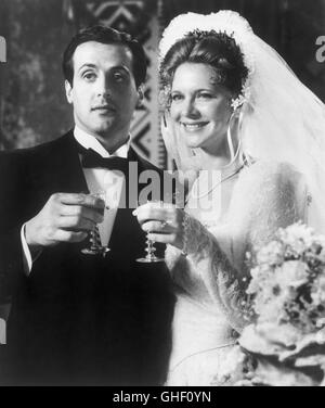 USA 1978 Norman Jewison F.I.S.T Esposo Johnny Kovak (Sylvester Stallone) y su novia, Anna Zerinkas (MELINDA DILLON) felizmente escuchar un brindis en su honor en su boda. Regie: Norman Jewison