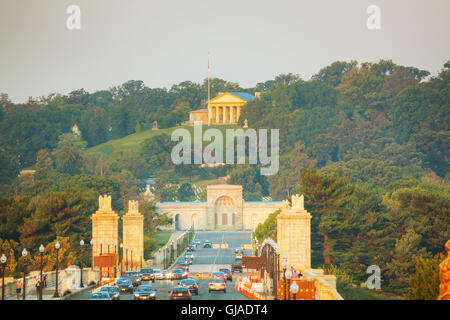 Ciudad de Washington, DC con el Cementerio Nacional de Arlington en la mañana Foto de stock