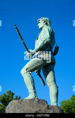 El capitán Parker estatua en Battle Green, Lexington Green, Lexington, Massachusetts