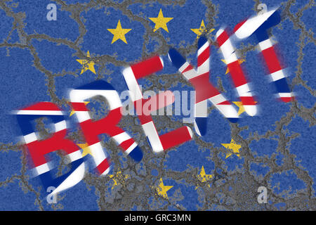 Erosión de la UE con la bandera Union Jack británica y Brexit Foto de stock