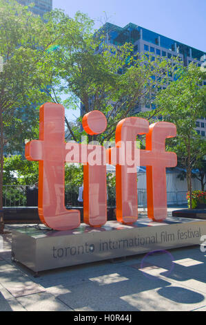 Vistas de todo el distrito de entretenimiento durante el TIFF en Toronto, Canadá Foto de stock