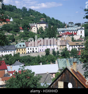 Eslovaquia, Banska Stiavnica, vista de la ciudad, en Europa, en los Montes Metálicos eslovaca, ciudad minera, casas, casas residenciales, vista la República Eslovaca