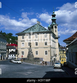 Eslovaquia, Banska Stiavnica, vista de la ciudad, City Hall, en Europa, en los Montes Metálicos eslovaca, ciudad minera, ver casas, escena en la calle, en el exterior, la República Eslovaca