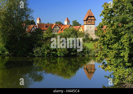Alemania, Baviera, Franconia central, Dinkelsbühl, town ver con Bäuerlinsturm, Foto de stock