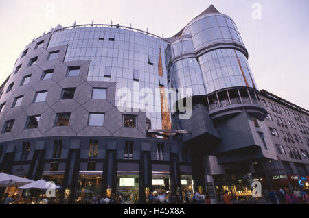 Austria, Viena, Haas house, frente de vidrio, vidrio delantero Stephans, espacio, Arquitectura, edificio moderno, complejo, centro de la ciudad, tiendas, personas Foto de stock