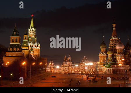 Moscú, espacio de color rojo, por la noche, Foto de stock