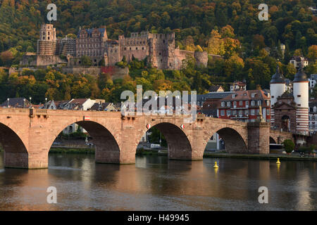 Heidelberg, Ciudad Vieja, el castillo, Karl Theodor bridge, el Neckar, Baden-Württemberg, Alemania, Foto de stock