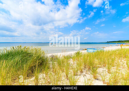 Una vista de la Playa con dunas de arena en Kuznica aldea en Hel península, Mar Báltico, Polonia Foto de stock