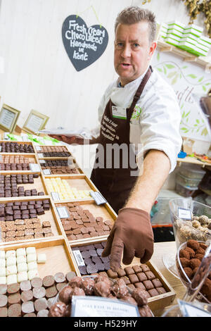 El Chocolate Show en su tercer día a nivel nacional Olympia, Londres, Reino Unido. El show es la gran final de semana Chocolate. Foto de stock