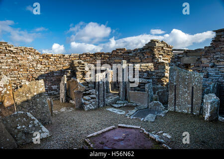 El interior de la Edad de Hierro Broch de Gurness en el territorio continental, las Islas Orcadas, Escocia, Reino Unido Foto de stock