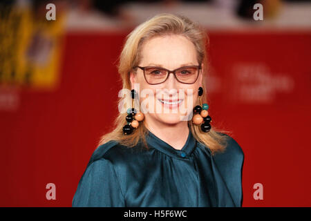 Roma, Italia. El 20 de octubre de 2016. Meryl Streep asiste a la alfombra roja de Florence Foster Jerkins en Roma Film Fest 2016 Crédito: Fulvio Dalfelli/Alamy Live News