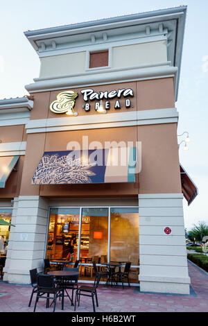 Exterior de un panera. foto editorial. Imagen de insignia - 250929076