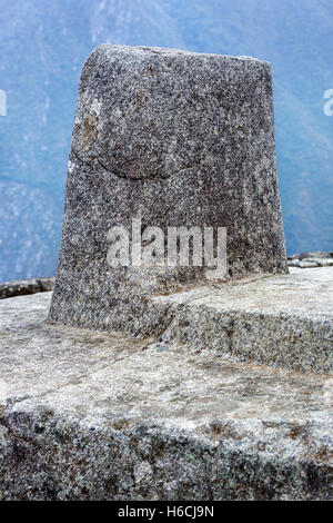 Machu Picchu, piedra Intihuatana, detalle de la ciudad inca peruana