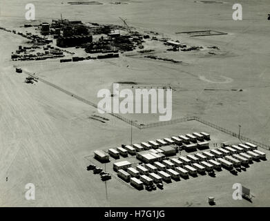 Planta de perforación petrolífera en el desierto, Libia Foto de stock