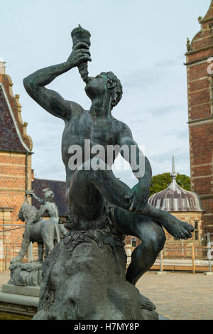 Detalle de la fuente de Neptuno, en el Castillo de Frederiksborg en Hillerod, Dinamarca
