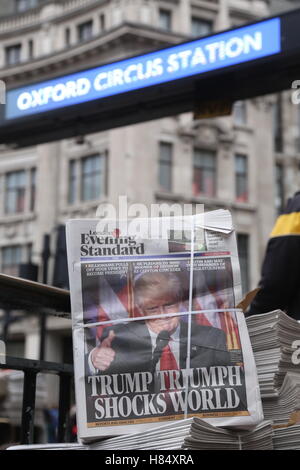 London Evening Standard anuncia la victoria de Donald Trump en su página principal, en la pantalla de la Oxford Street de Londres. Foto de stock