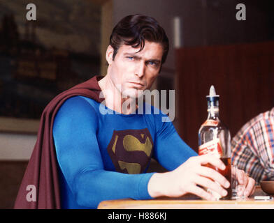 Superman III, (SUPERMAN III) USA 1983, Regie: Richard Lester, Christopher Reeve, Whisky, Flasche Stichwort: