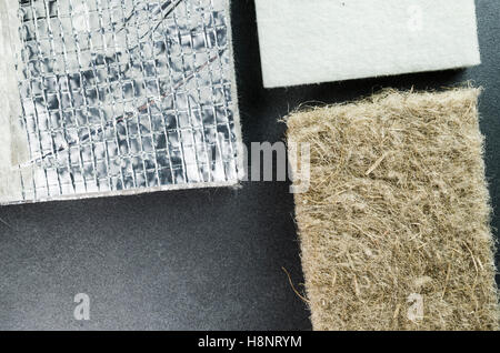 Sintéticos y naturales aislantes de fibra de cáñamo construcción materias primas Foto de stock