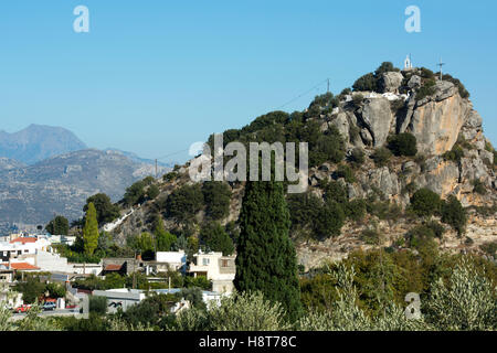 Griechenland, Kreta, Agios Nikolaos, Kalamafka, Kastellos, ein Felsen, der das Dorf überragt. Auf dem Gipfel von Kastellos befin Foto de stock
