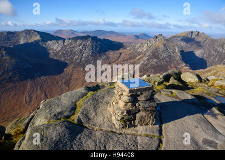Vista desde la parte superior de Goatfell, Isle of Arran, North Ayrshire, Escocia