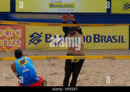 Curitiba, Brasil. 19 Nov, 2016. finales. Entre el 16 y el 20 de noviembre, tiene lugar la cuarta etapa del circuito brasileño de voleibol de playa en Curitiba PR. © Guilherme Artigas/FotoArena/Alamy Live News Foto de stock