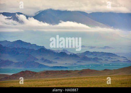 Mongolia, Bayan-Ulgii provincia, oeste de Mongolia, el color de las montañas del Altay Foto de stock