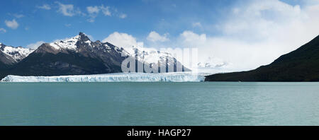 Patagonia: el frente del glaciar Upsala, cuyo nombre deriva de la Universidad sueca de Uppsala. Foto de stock