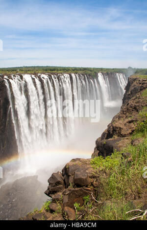 Victoria Falls, Zimbabwe con arco iris