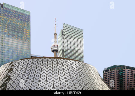 Una vista de Roy Thompson Hall en Toronto, Canadá Foto de stock