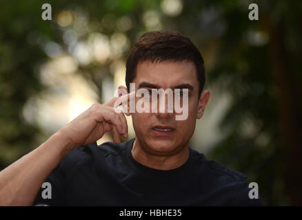 Actor De Bollywood Aamir Khan Interactua Exito Mediatico Reciente Pelicula Talaash Durante La Conferencia De Prensa Que Tuvo Lugar En Mumbai India Fotografia De Stock Alamy