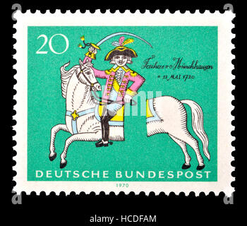 Sello postal alemán (1970) : Barón de Munchausen - aristócrata alemán ficticio creado por el escritor alemán Rudolf Erich Raspe. Sobre la base de un verdadero Barón, Foto de stock