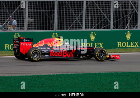 Max Verstappen (NED) para Red Bull Racingat la sesión de calificación para el Gran Premio de Canadá de Fórmula Uno celebrada en el circuito Gilles-Villeneuve en M