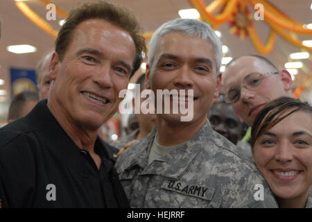 Get Arnold schwarzenegger posar For Free
