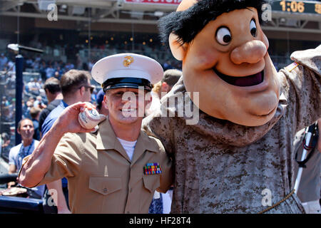 San Diego Padres mascot the Swinging Friar before a baseball game between  the San Francisco Giants and the Padres in San Francisco, Wednesday, Aug.  31, 2022. (AP Photo/Jeff Chiu Stock Photo - Alamy