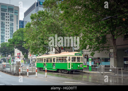 Melbourne, Australia - 27 de diciembre de 2016: Melbourne City Circle Tram en Flinders Street. Foto de stock