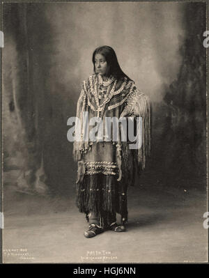 Hattie Tom, Chiricahua Apache - 1898 Indian Congress - Foto : Frank A. Rinehart Foto de stock